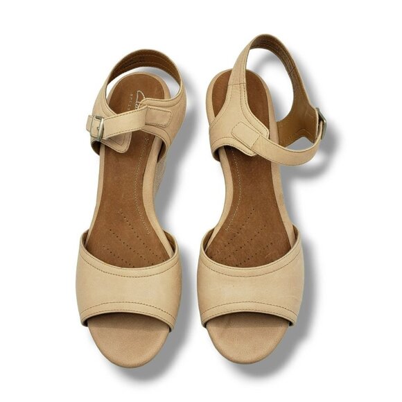 Clarks Artisan Nadene Lola Wedge Sandals Womens 11 Beige Leather - Picture 7 of 9